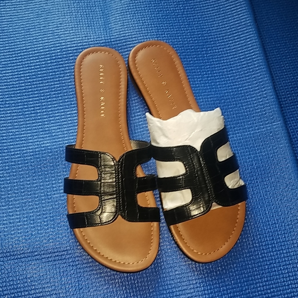 Never worn Kelly & Katie sandal